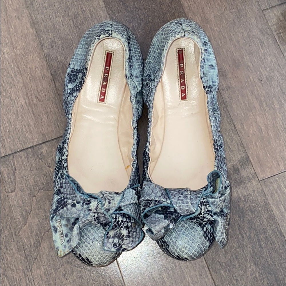 PRADA BOW FLATS Gently used